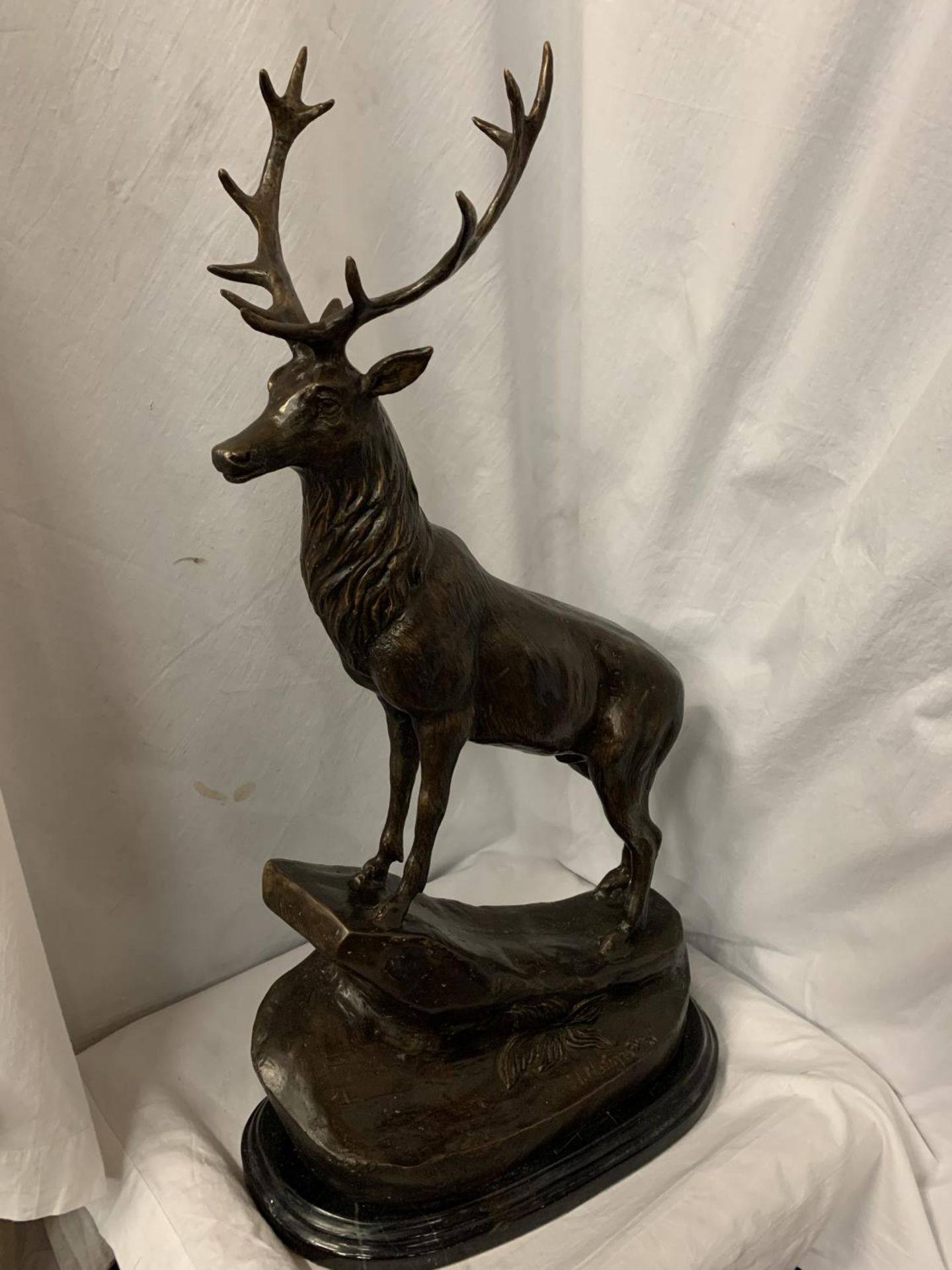 A LARGE BRONZE STAG MOUNTED ON A MARBLE BASE SIGNED J MOIGNIEZ H: 68.5CM - Image 2 of 6