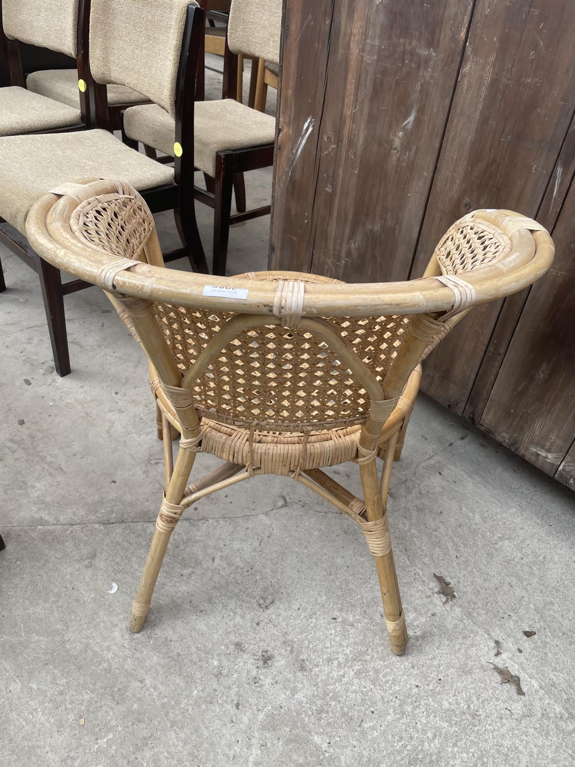 A MODERN BAMBOO AND WICKER ELBOW CHAIR - Image 5 of 5