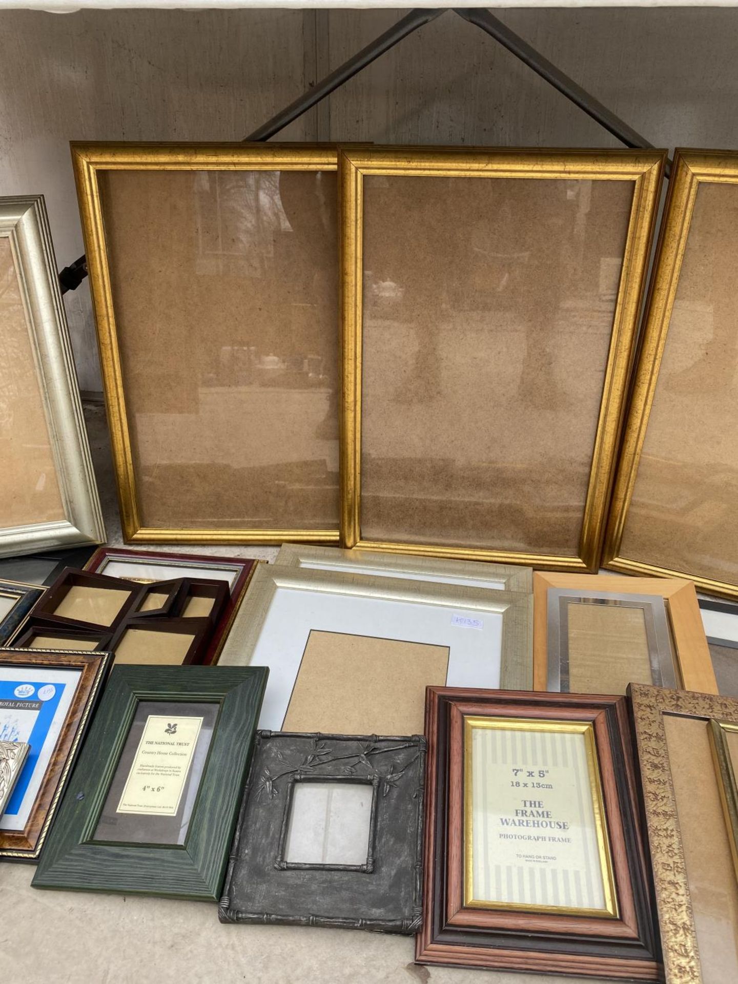 A LARGE ASSORTMENT OF PICTURE FRAMES - Image 3 of 4