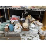 AN ASSORTMENT OF KITCHEN WARE TO INCLUDE JUGS, CERAMIC DISHES AND RAMEKINS ETC