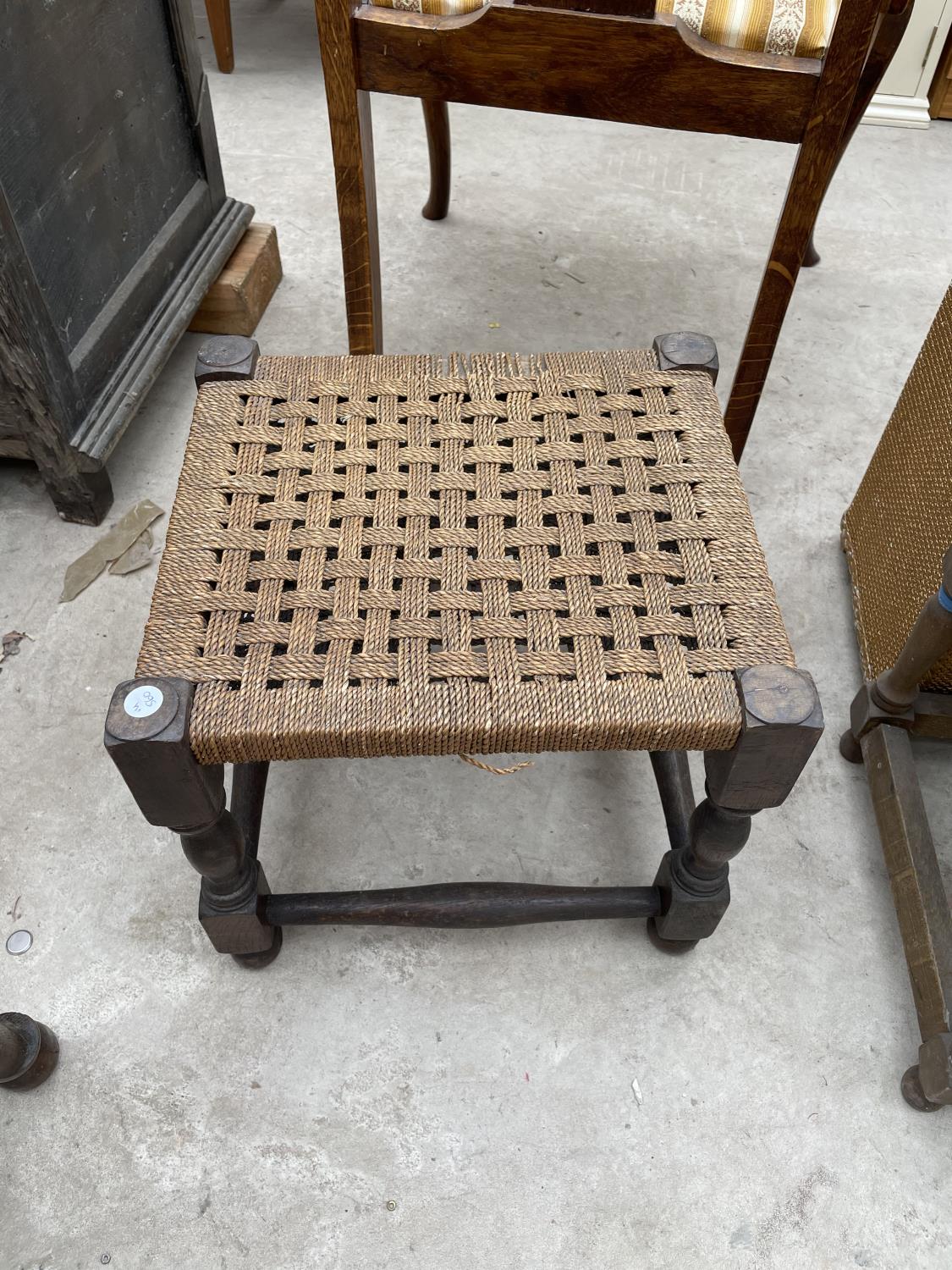 A LANCASHIRE STYLE SPINDLE BACK DINING CHAIR, TWO RUSH SEATED STOOLS AND A LLOYD LOOM STYLE LINEN - Image 4 of 6