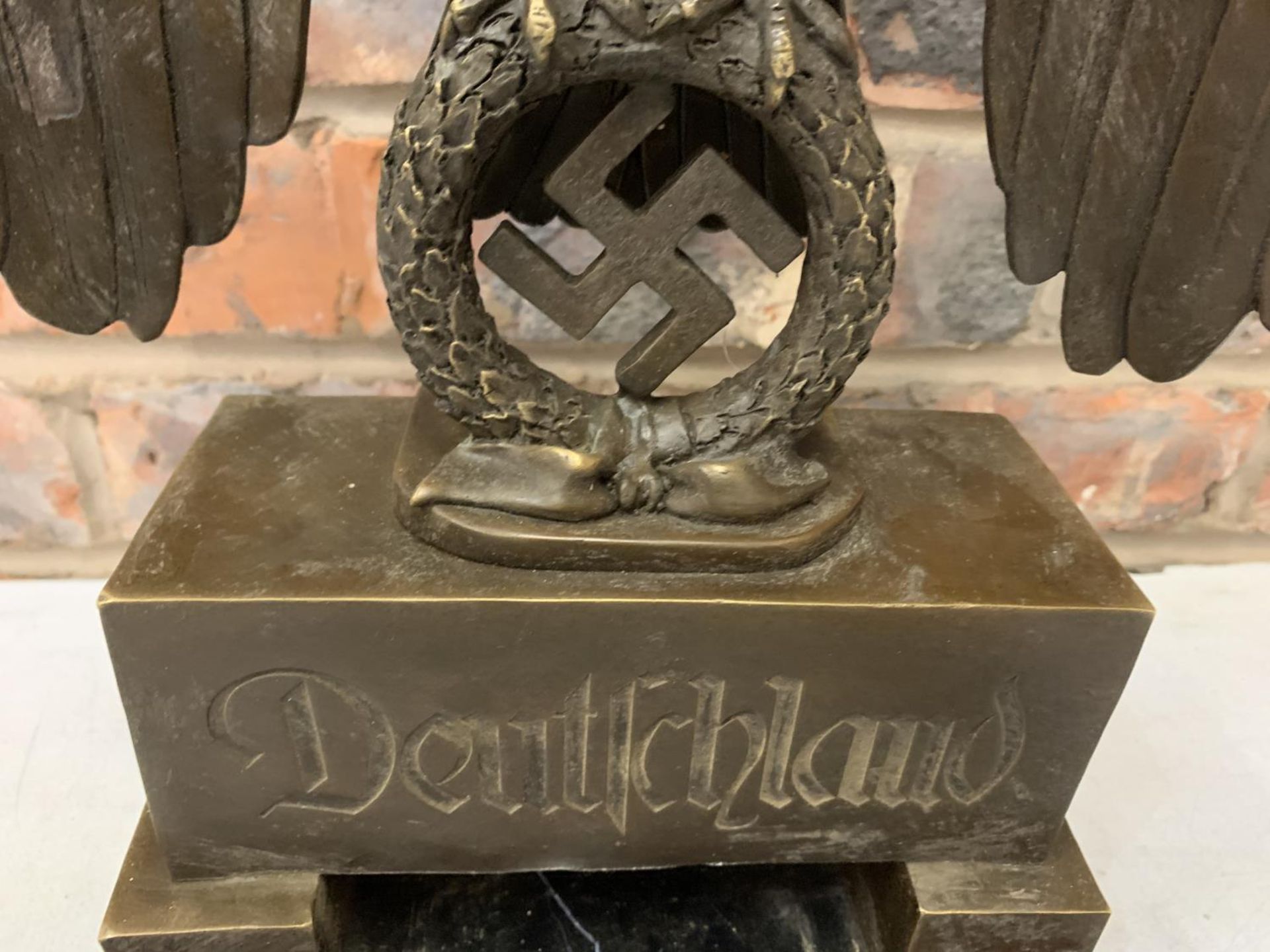 A BRONZE SCUPLTURE OF A GERMAN STATUE WITH EAGLE AND SWASTIKA ON MARBLE BASE - H:44CM INCLUDING BASE - Image 2 of 6