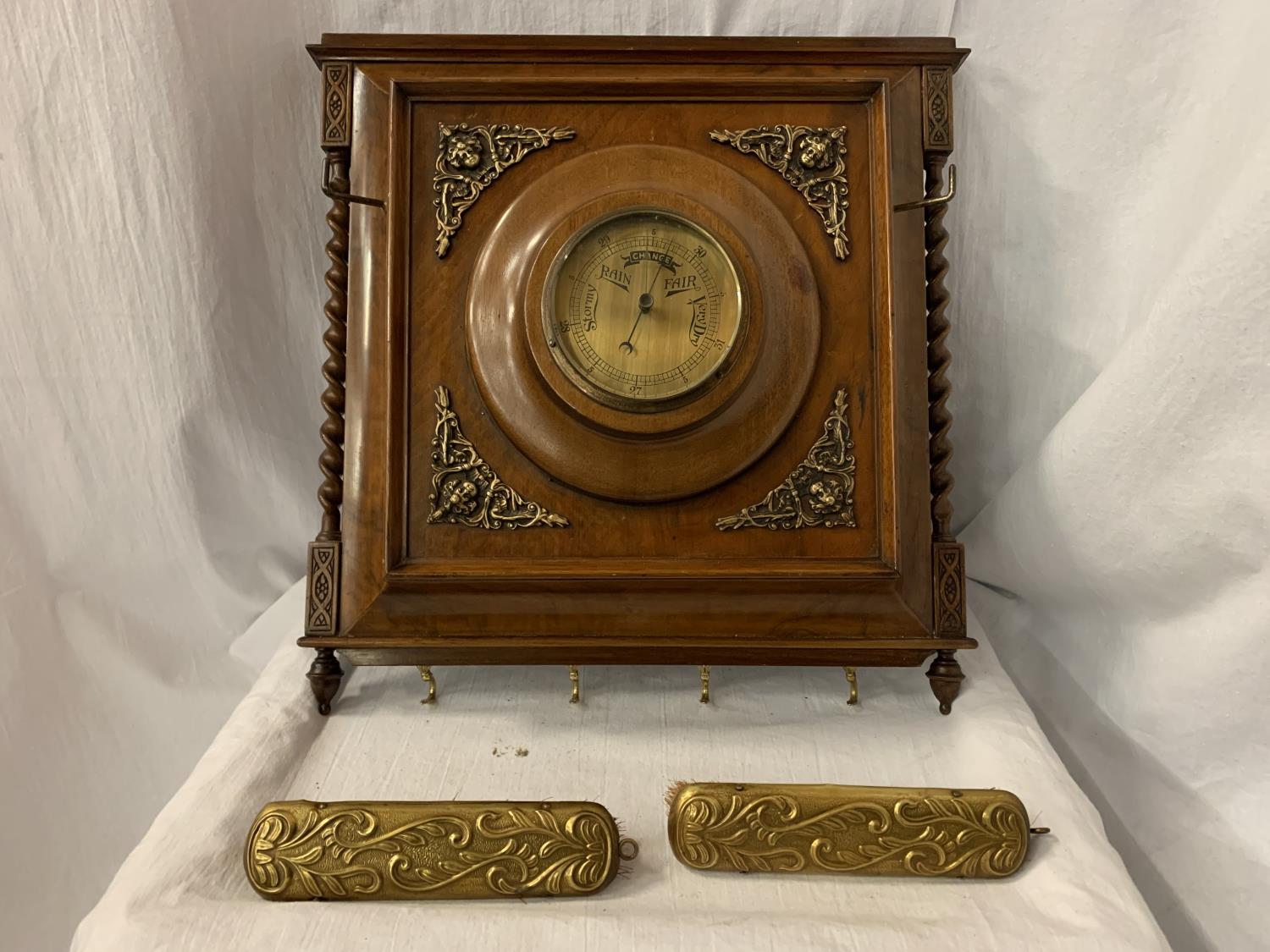 A VINTAGE WALNUT WALL BAROMETER COMPLETE WITH CLOTHES BRUSHES - Image 4 of 4