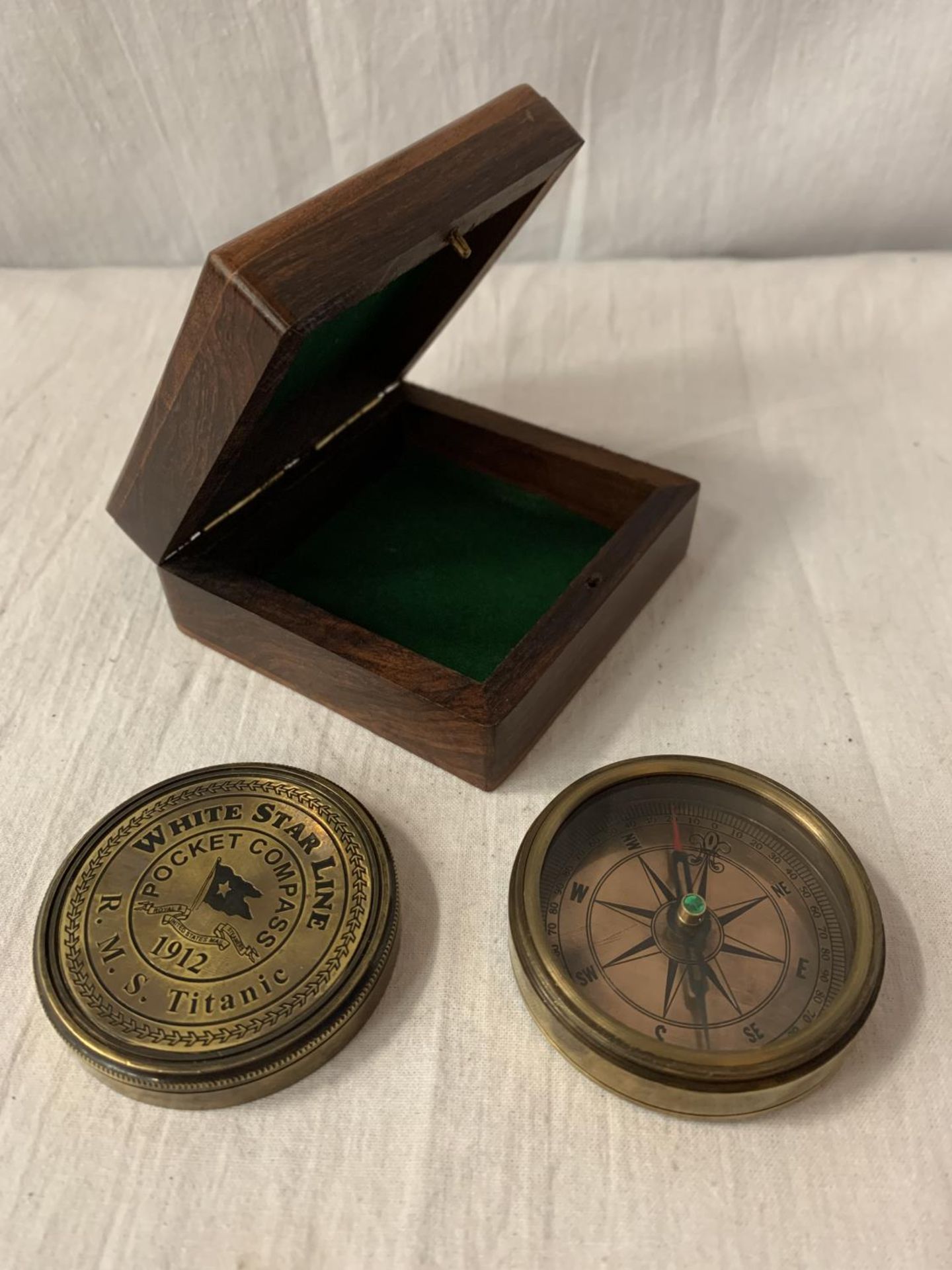 A BOXED BRASS 'WHITE STAR LINE' COMPASS - Image 3 of 4