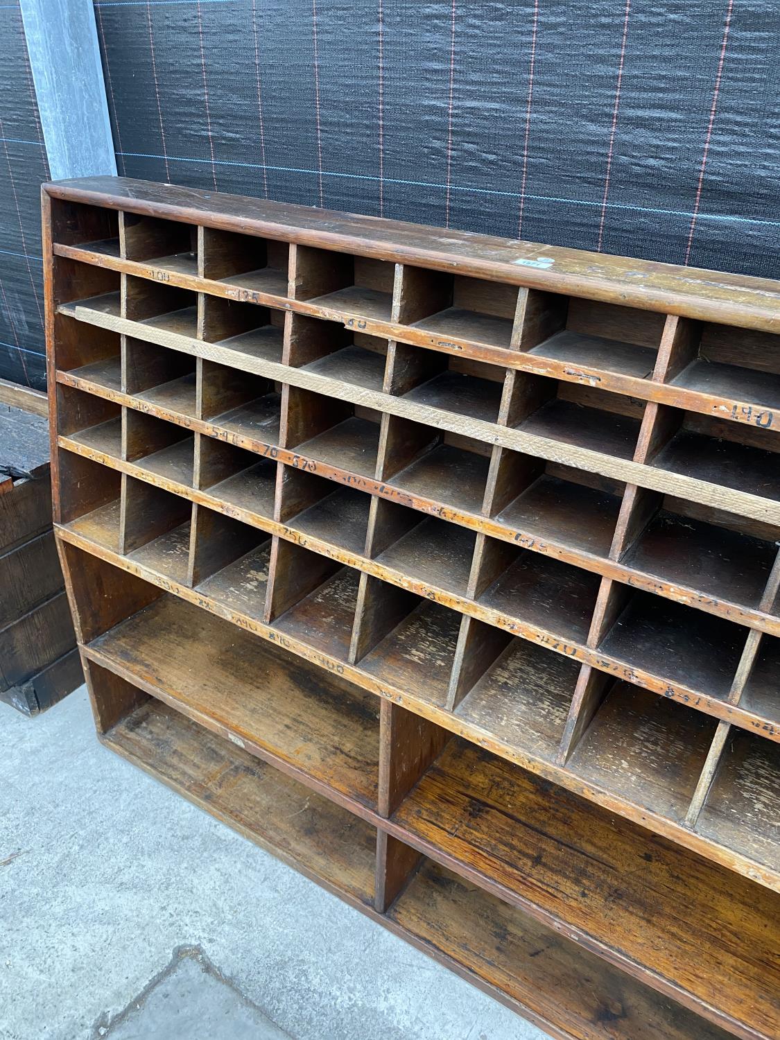 A VINTAGE WALL STORAGE UNIT WITH 45 SECTION UPPER PIGEON HOLE RACK AND LOWER 4 SECTION SHELVING - Image 3 of 4