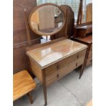AN EARLY 20TH CENTURY INLAID SATINWOOD DRESSING TABLE WITH OVAL BEVEL EDGE MIRROR, TWO SHORT AND ONE