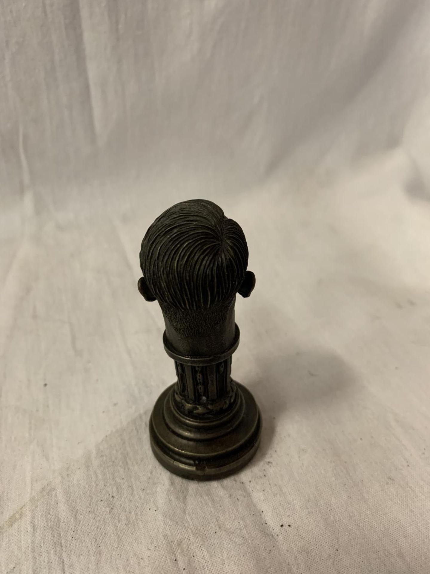 A BRONZE STAMP IN THE FORM OF AN ADOLF HITLER BUST H:9CM - Image 3 of 5