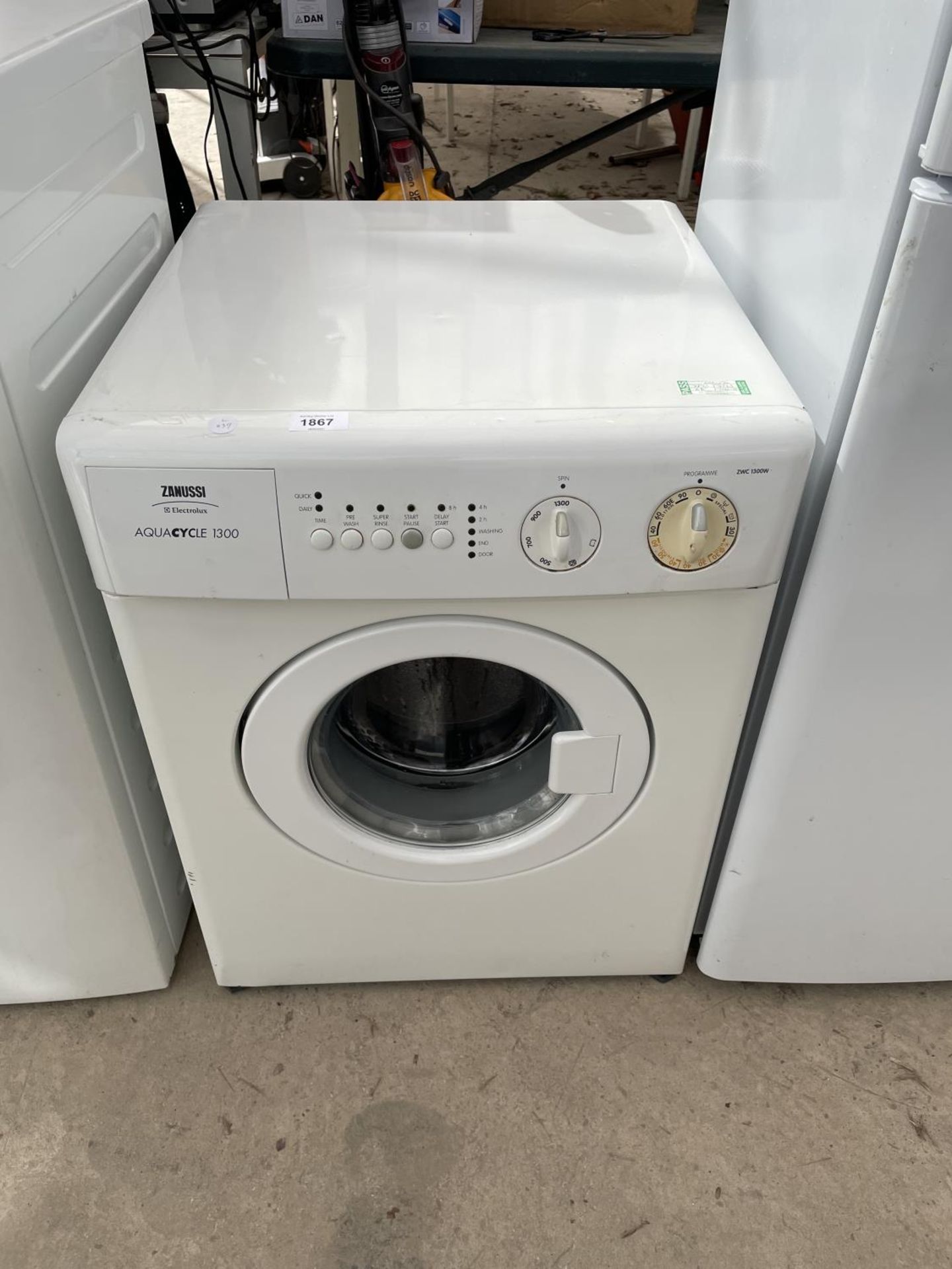 A WHITE ZANUSSI 3KG COMPACT WASHING MACHINE, PAT TEST, FUNCTION TEST AND SANITIZED BUT NO WARRANTY