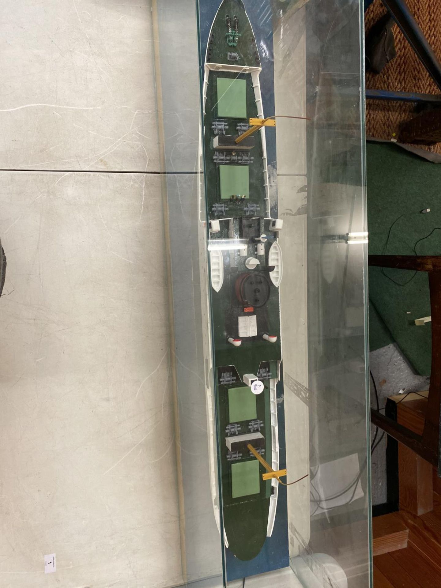 A VERY LARGE GLASS BOXED MODEL STEAM LINER 123CM X 27CM X 37CM - Image 6 of 6