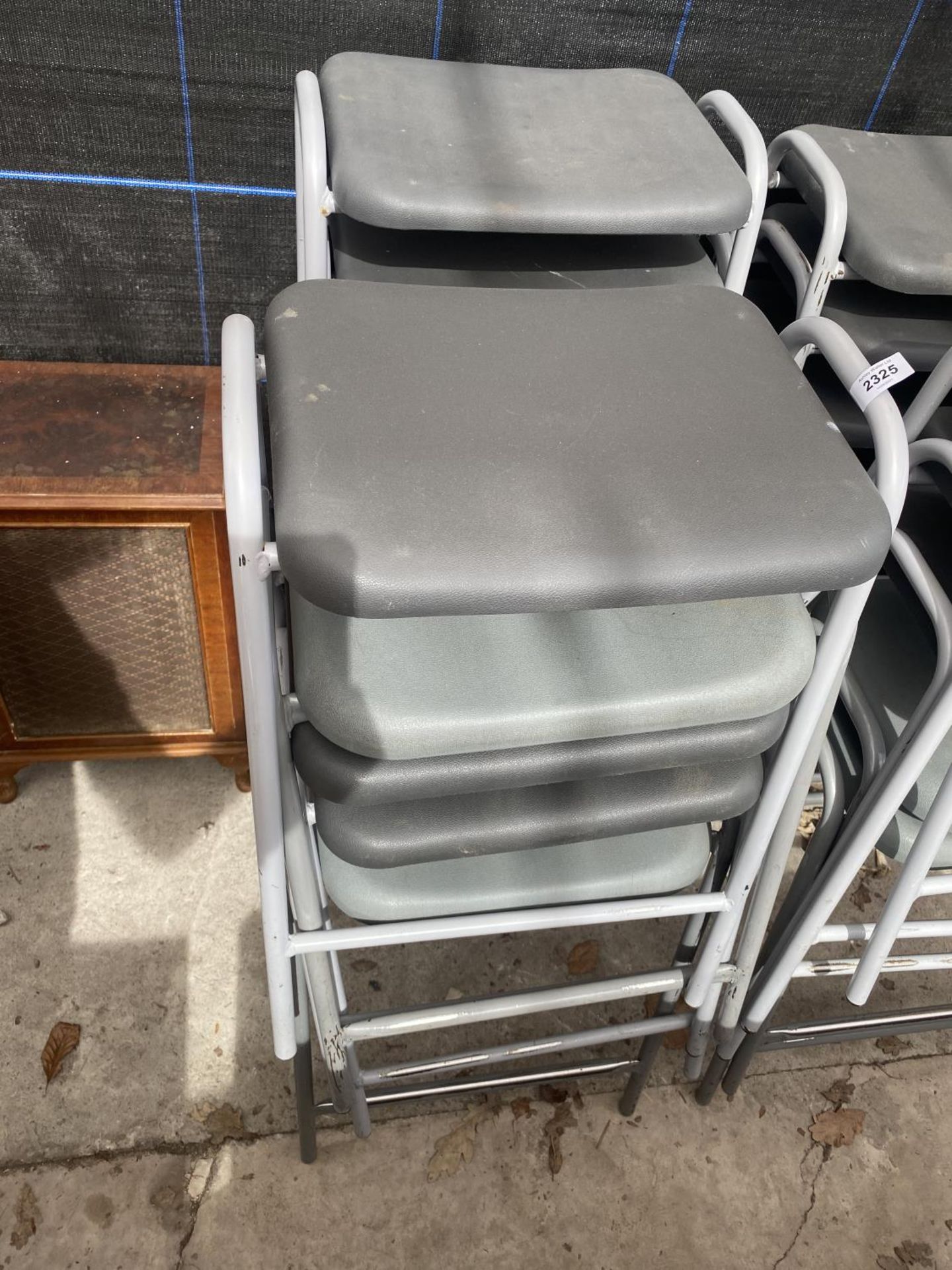 10 TUBULAR STACKING CHAIRS - Image 2 of 4