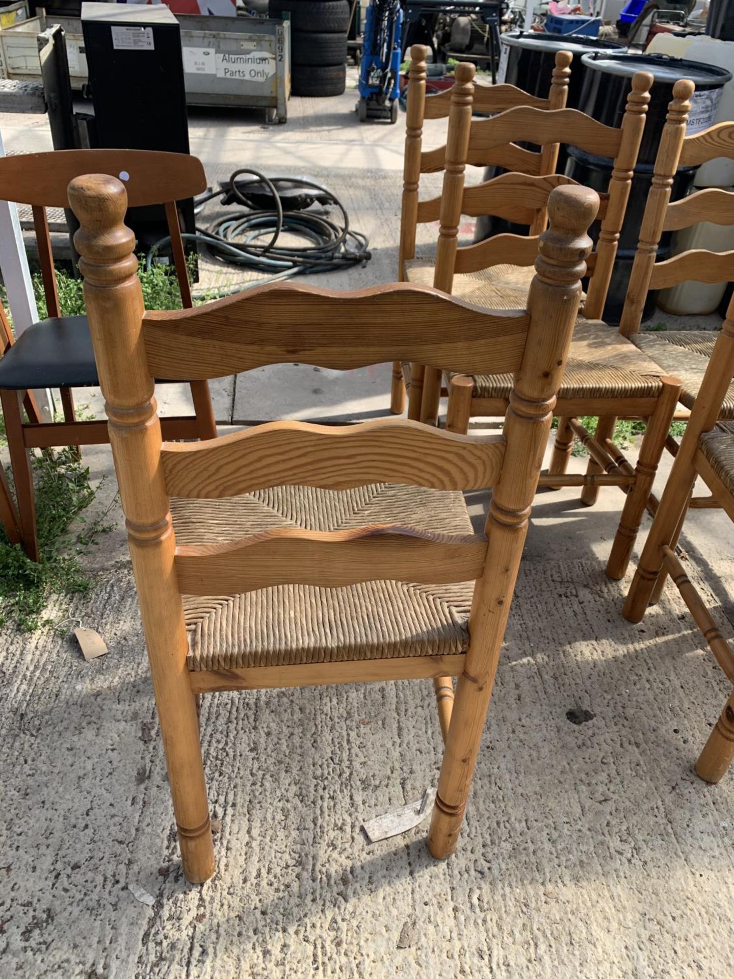 A SET OF FIVE PINE RUSH SEATED LADDERBACK CHAIRS - Image 4 of 4