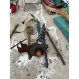 AN ASSORTMENT OF TOOLS TO INCLUDE A VICE, AN ELECTRIC STRIMMER AND SHEARS ETC