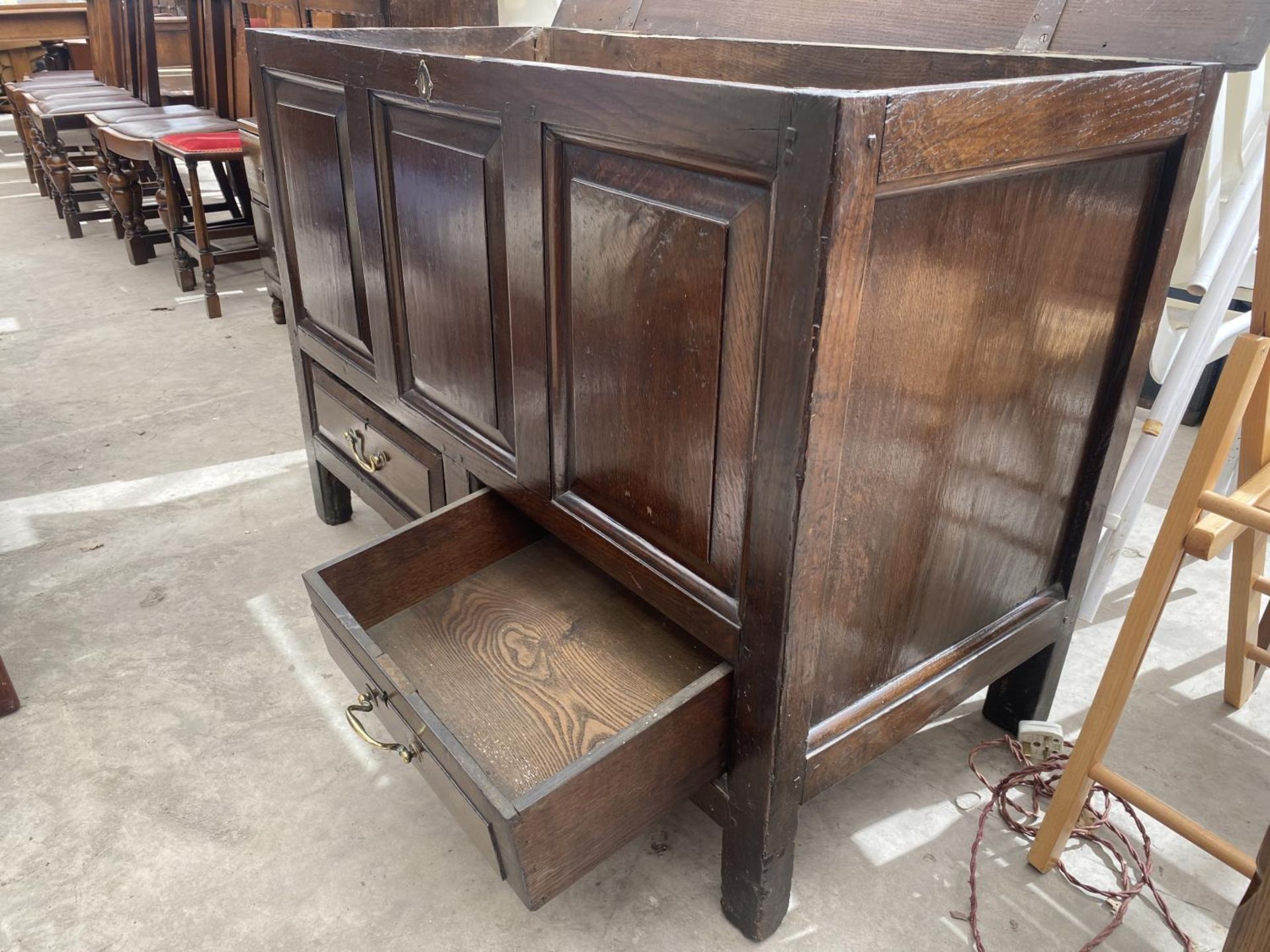 AN 18TH CENTURY AND LATER 3 PANEL BLANKET CHEST WITH 2 DRAWERS TO THE BASE. 46" WIDE - Image 4 of 5