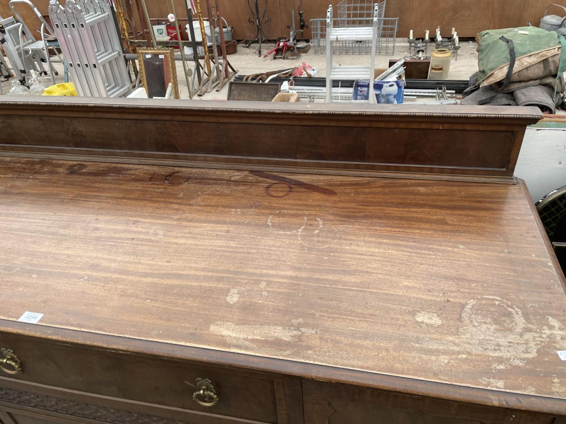 AN EDWARDIAN MAHOGANY SIDEBOARD WITH RAISED BACK, 65" WIDE - Image 2 of 5