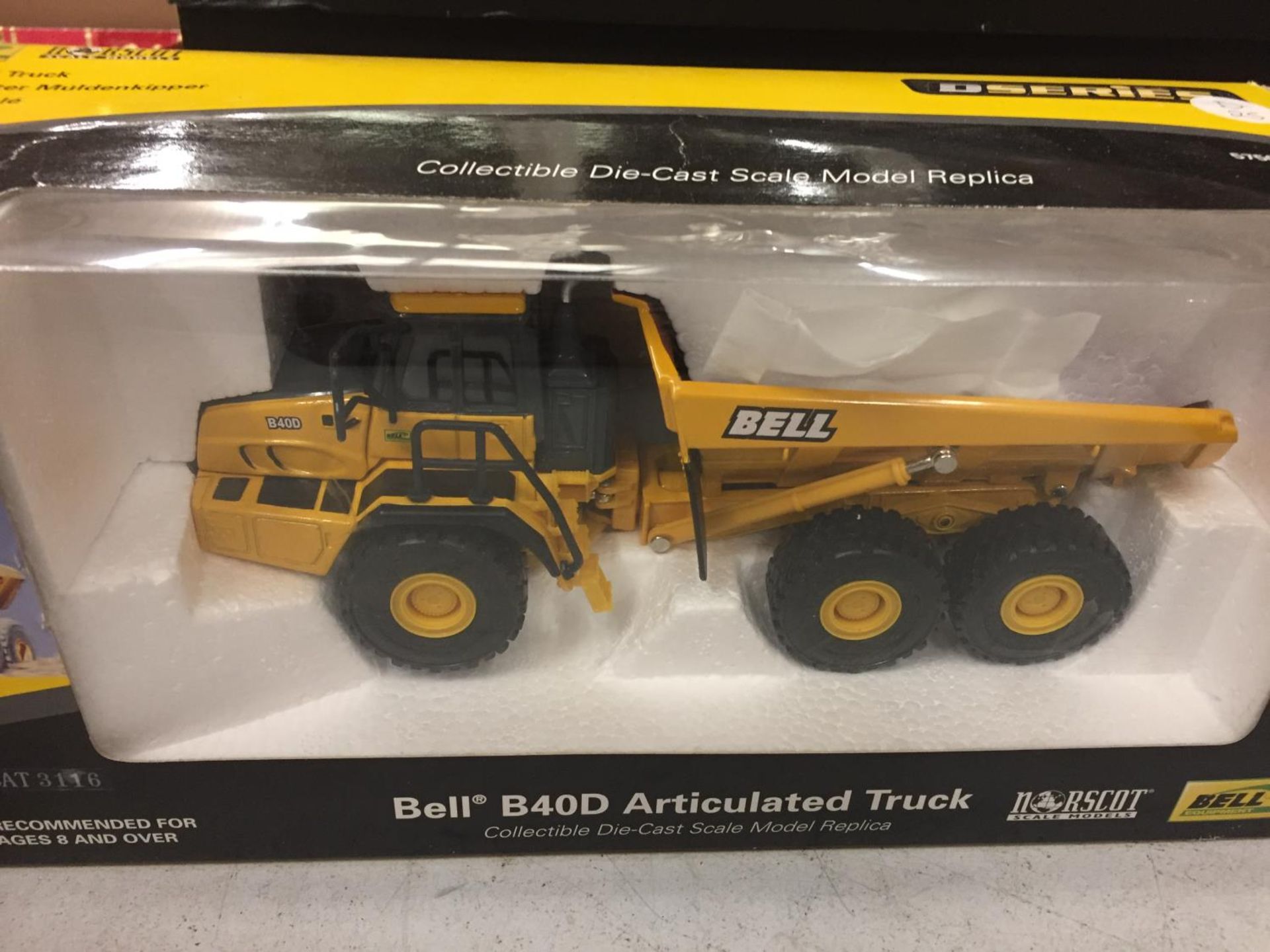 A BOXED NORSCOT BELL B40D ARTICULATED TRUCK - Image 2 of 2