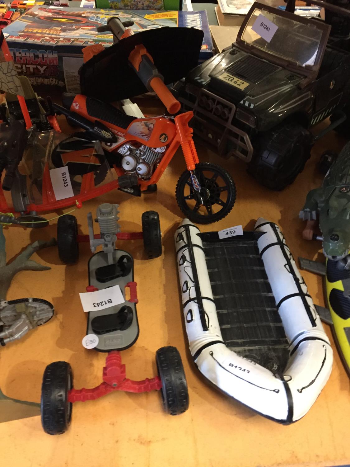 A VARIETY OF ACTION MAN VEHICLES AND BOATS - Image 3 of 3