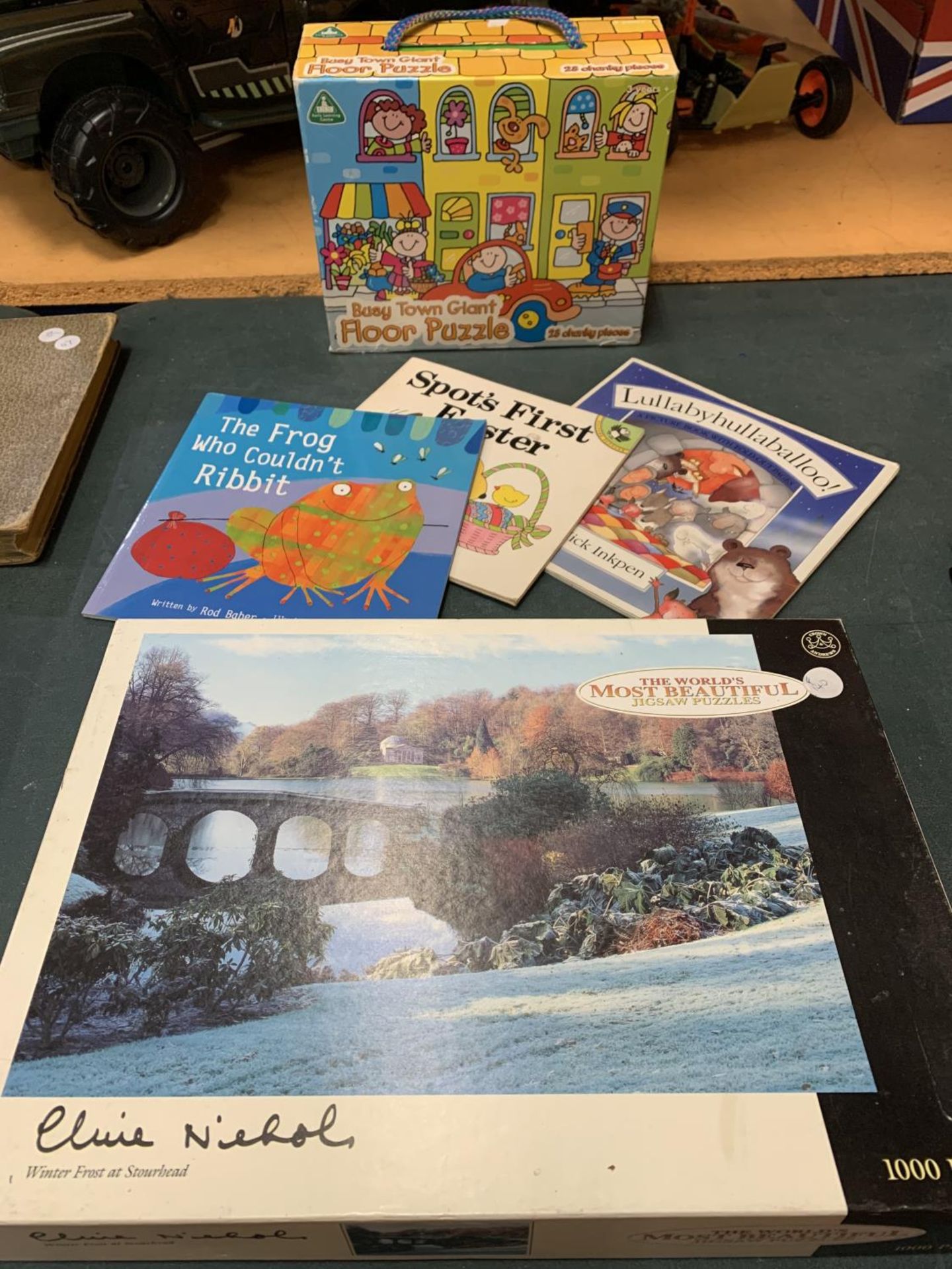 A JIGSAW 'WINTER FROST AT STOURHEAD' TO INCLUDE A CHILDS JIGSAW AND THREE BOOKS