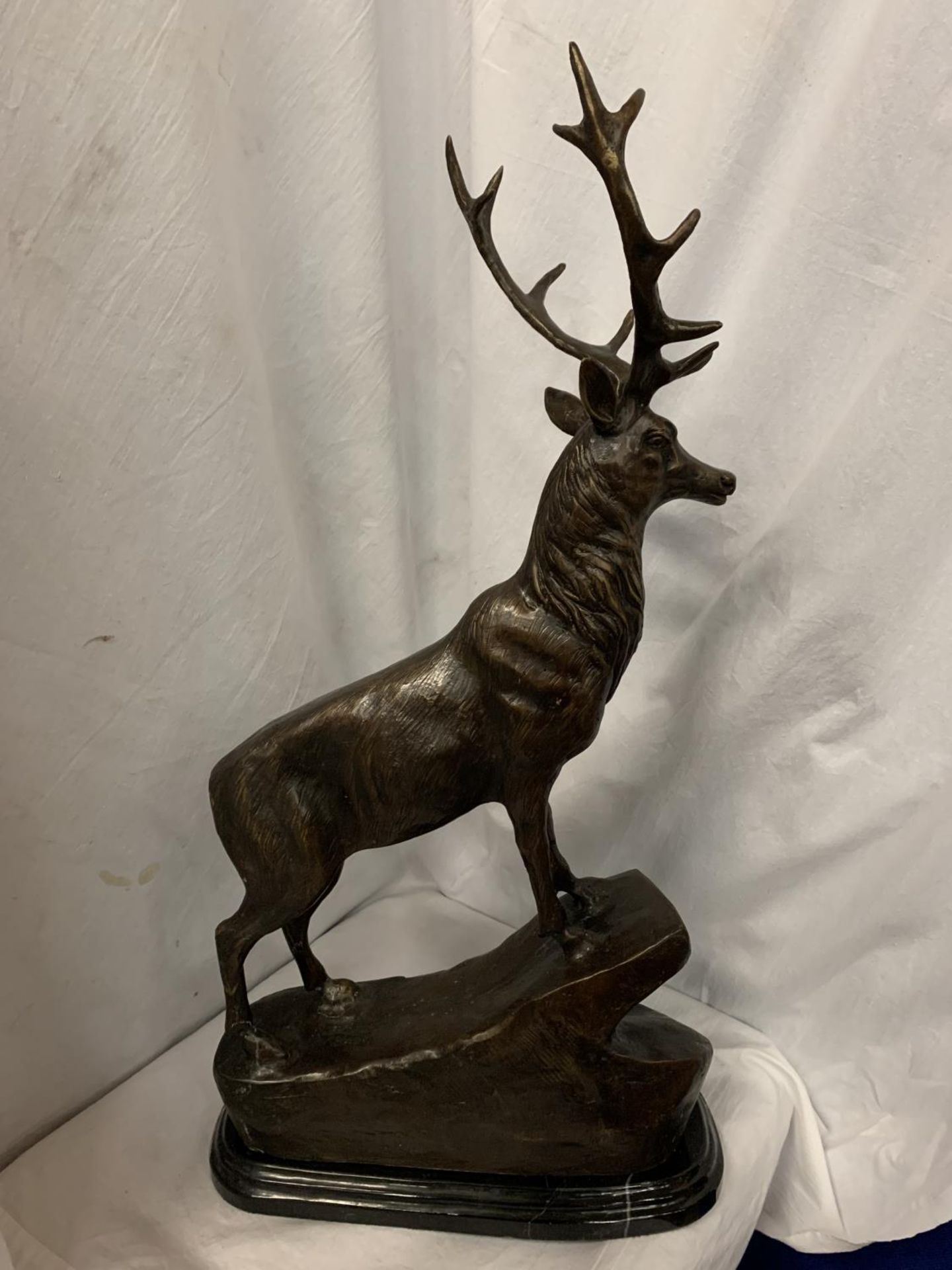 A LARGE BRONZE STAG MOUNTED ON A MARBLE BASE SIGNED J MOIGNIEZ H: 68.5CM - Image 4 of 6