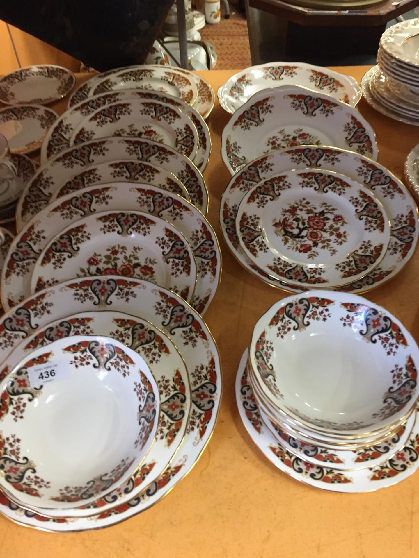 A QUANTITY OF COLCLOUGH CHINA DINNER SERVICE - Image 2 of 4