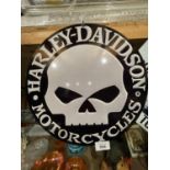 A CIRCULAR METAL 'HARLEY DAVIDSON' SIGN - DIA: 35.5CM