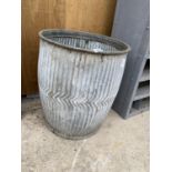 A VINTAGE GALVANISED DOLLY TUB