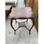 AN EDWARDIAN MAHOGANY TWO TIER CENTRE TABLE, 23X21"