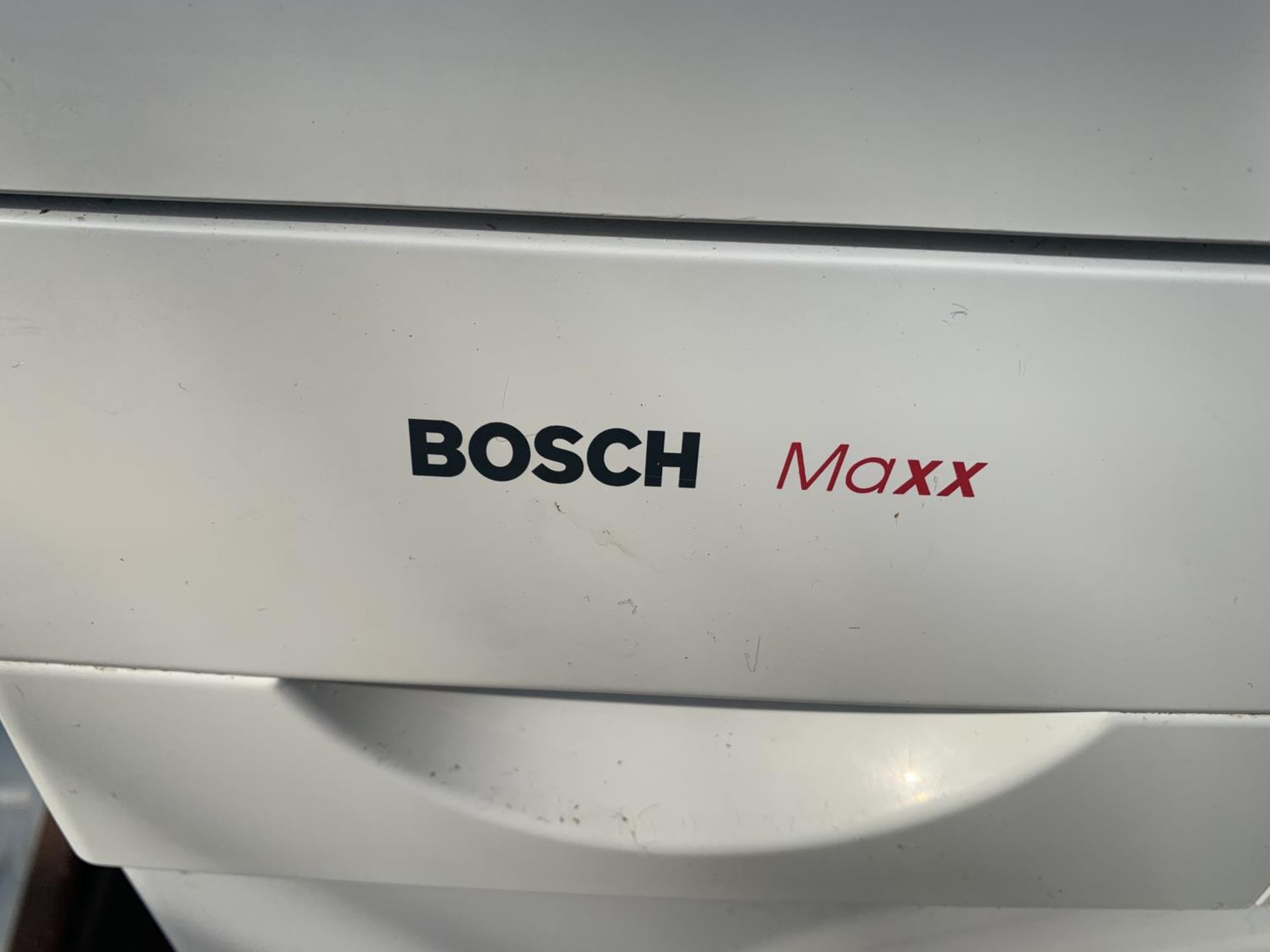 A WHITE BOSCH MAXX WASHING MACHINE BELIEVED IN WORKING ORDER BUT NO WARRANTY - Image 2 of 4