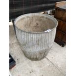 A VINTAGE GALVANISED DOLLY TUB