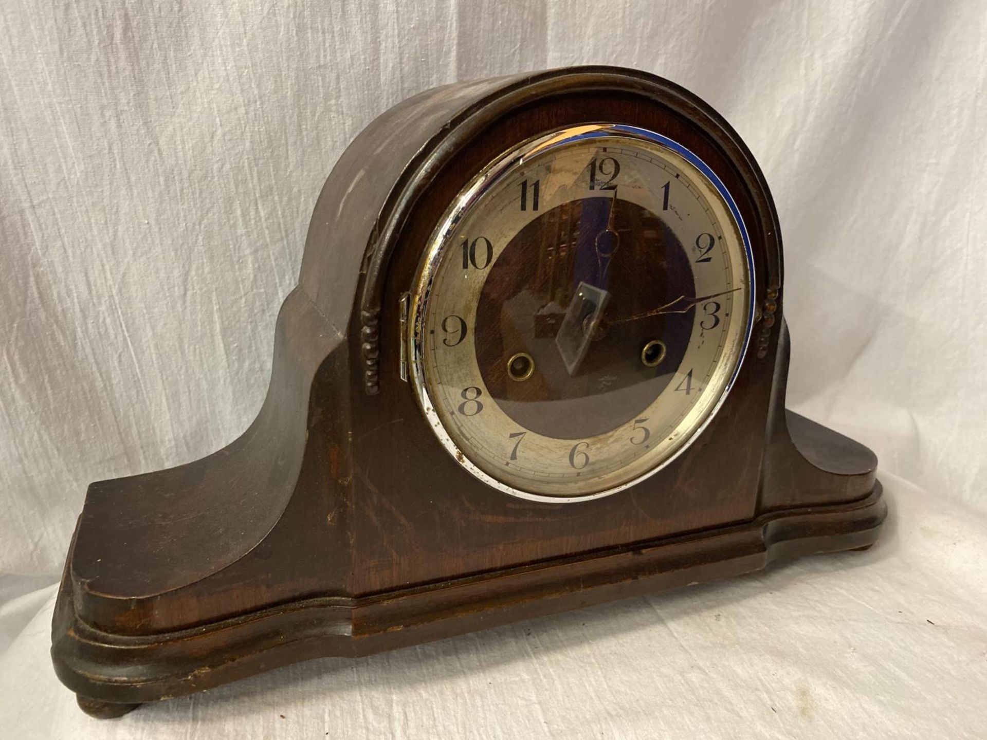 TWO MANTEL CLOCKS, ONE A MAHOGANY NAPOLEON HAT EXAMPLE AND THE OTHER AN ART DECO STYLE - Image 6 of 8