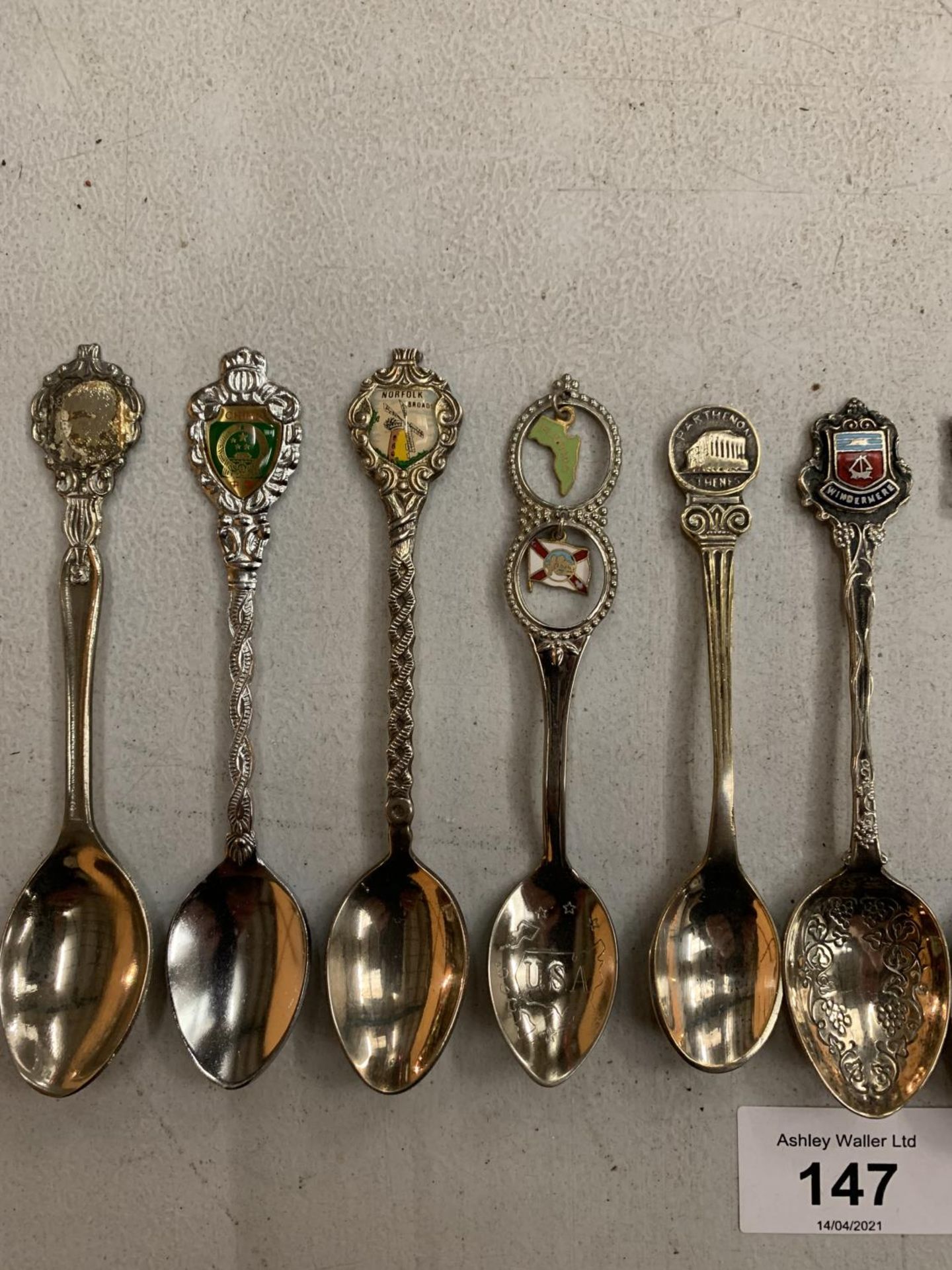 A COLLECTION OF TEN SOUVENIR SPOONS - Image 3 of 3