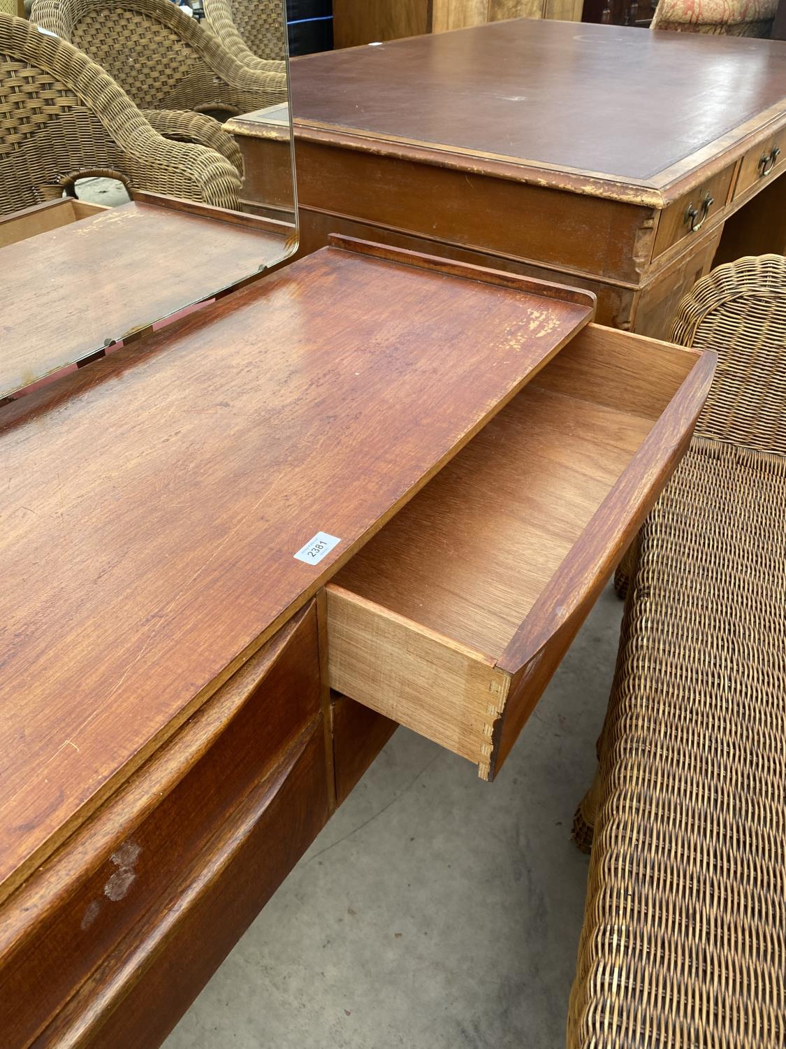 A RETRO TEAK SCHREIBER STYLE DRESSING TABLE WITH FOUR DRAWERS, 48" WIDE - Image 4 of 5