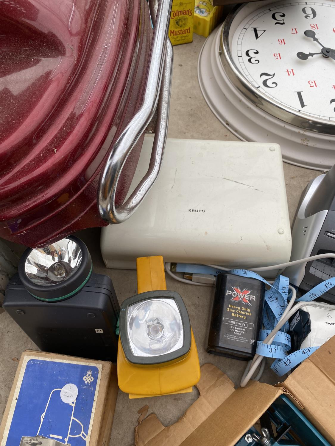 AN ASSORTMENT OF ITEMS TO INCLUDE A LABEL PRINTER, A FINISHING SANDER AND CUTTING DISCS ETC - Image 4 of 5