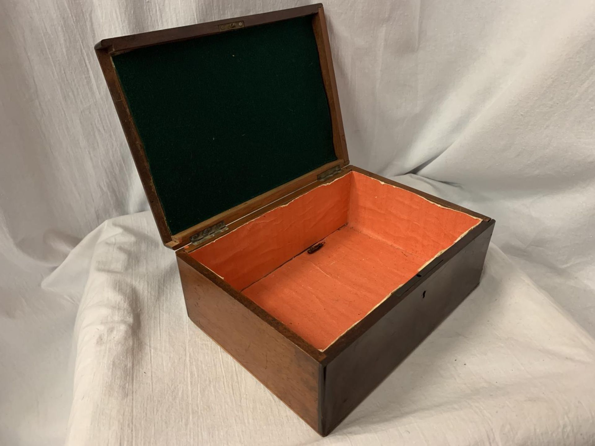 A MAHOGANY HINGED BOX - Image 3 of 3