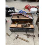 A WOODEN JOINERS CHEST WITH TOOLS TO INCLUDE A STANLEY WOOD PLANE, TWO BRACE DRILLS AND SAWS ETC