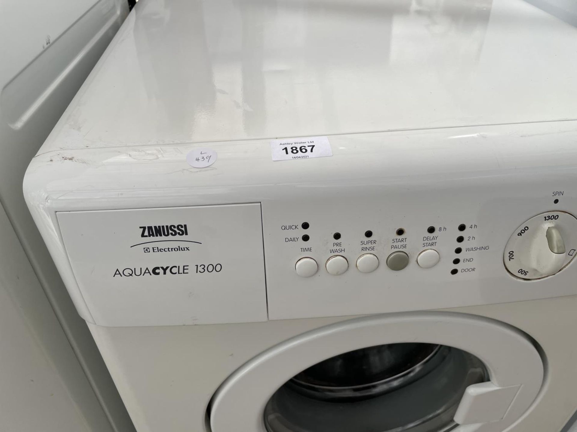 A WHITE ZANUSSI 3KG COMPACT WASHING MACHINE, PAT TEST, FUNCTION TEST AND SANITIZED BUT NO WARRANTY - Image 2 of 5