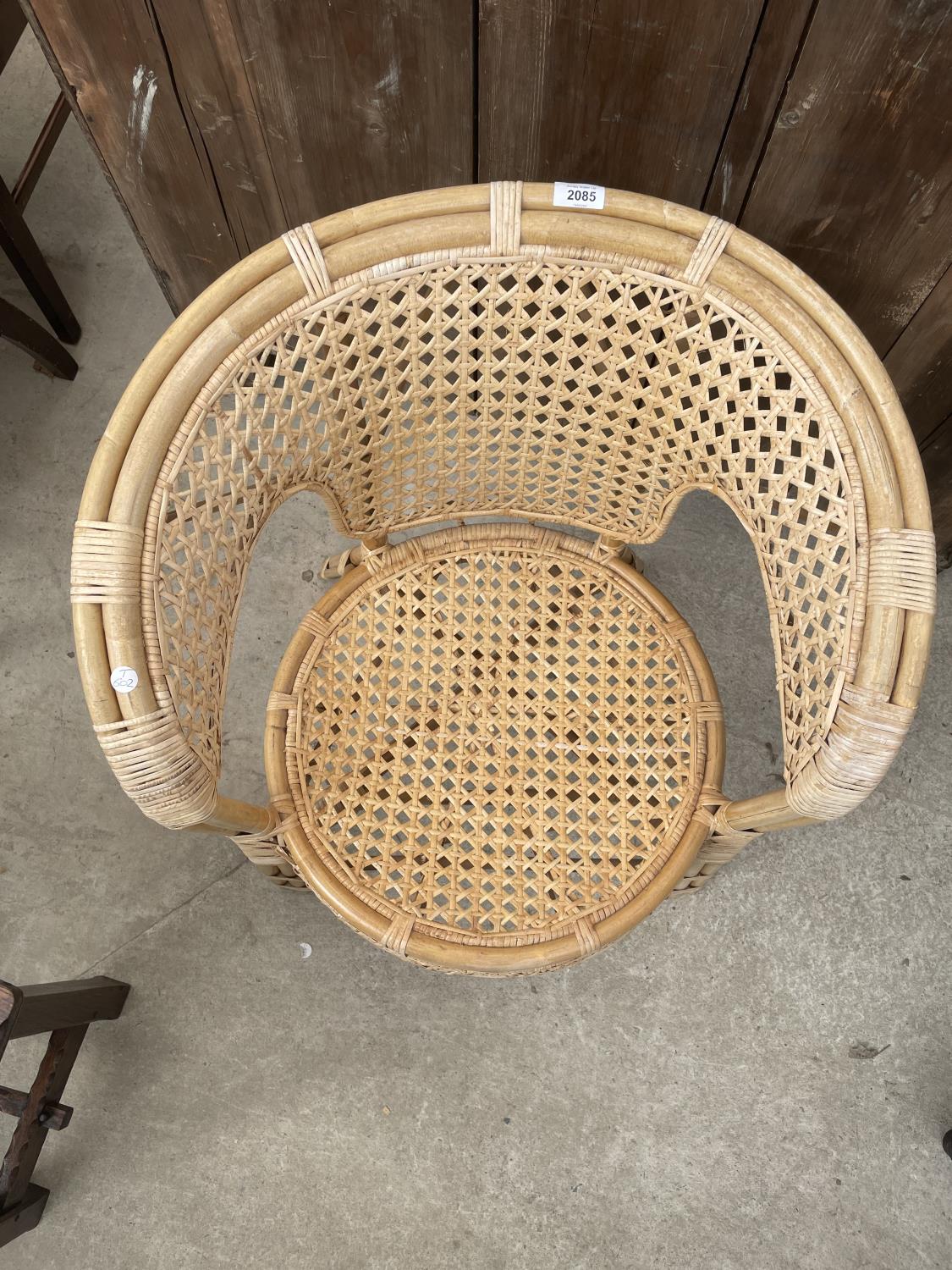 A MODERN BAMBOO AND WICKER ELBOW CHAIR - Image 2 of 5