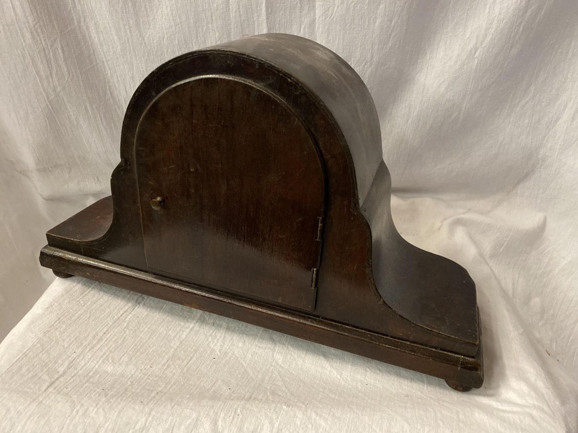 TWO MANTEL CLOCKS, ONE A MAHOGANY NAPOLEON HAT EXAMPLE AND THE OTHER AN ART DECO STYLE - Image 7 of 8
