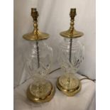 A PAIR OF CUT GLASS TABLE LAMPS WITH BRASS DETAIL H:20"
