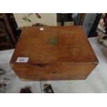 A VINTAGE WOODEN HINGED BOX FOR REPAIR 30CM X 15CM X 23CM