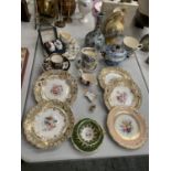AN ASSORTMENT OF CERAMICS TO INCLUDE PLATES CUPS AND SAUCERS AND VASES PLUS A BOXED PAIR OF ROYAL