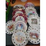 AN ASSORTMENT OF DECORATIVE PLATES TO INCLUDE RIBBON EDGED EXAMPLES