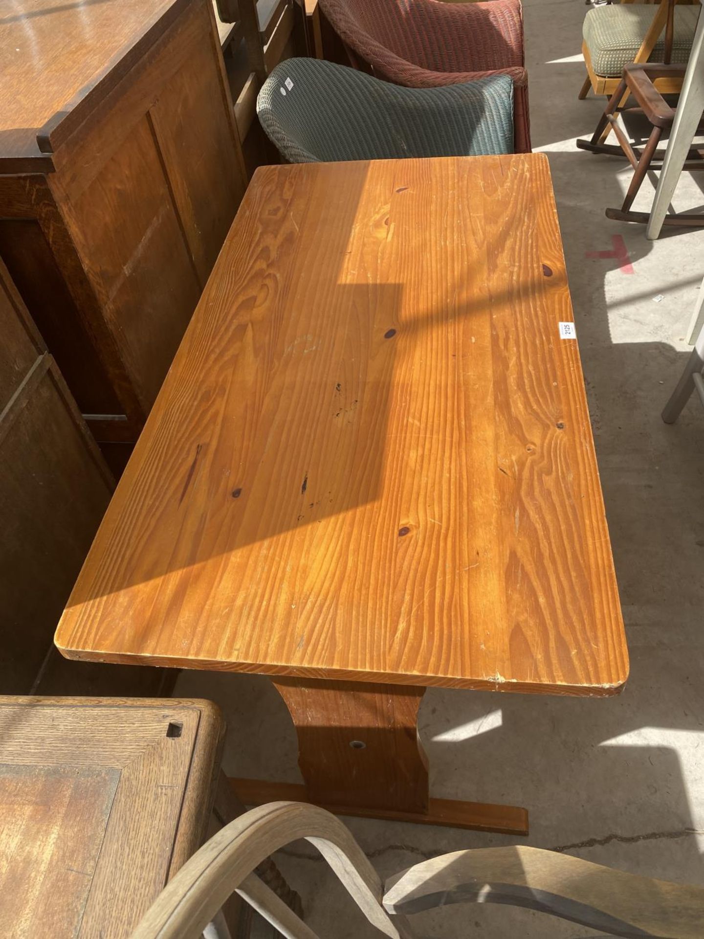 A MODERN PINE KITCHEN TABLE, 44.5X23.5" - Image 2 of 4