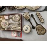 A COLLECTION OF VINTAGE DRESSING TABLE ITEMS INCLUDING A BOXED SET "REGENT OF LONDON"