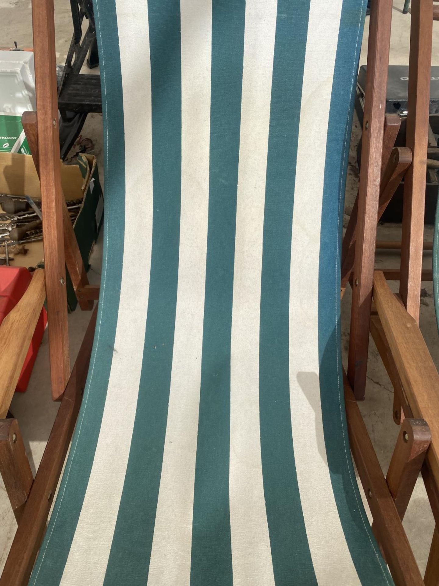 A PAIR OF WOODEN FRAMED DECK CHAIRS - Image 3 of 3