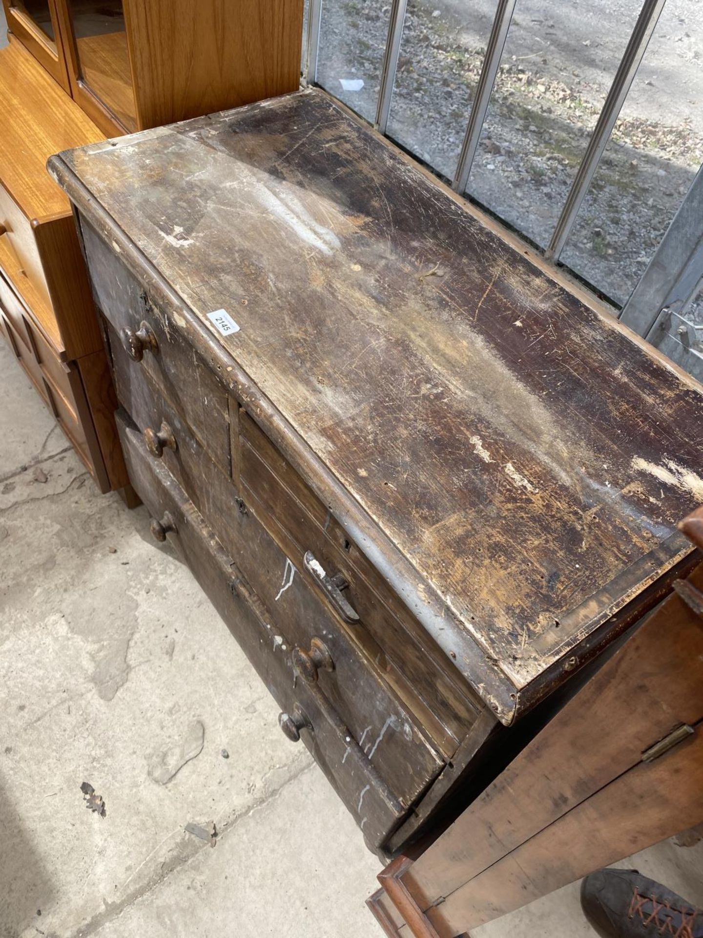 A VICTORIAN PINE CHEST OF TWO SHORT AND TWO LONG DRAWERS, 35" WIDE - Image 5 of 6