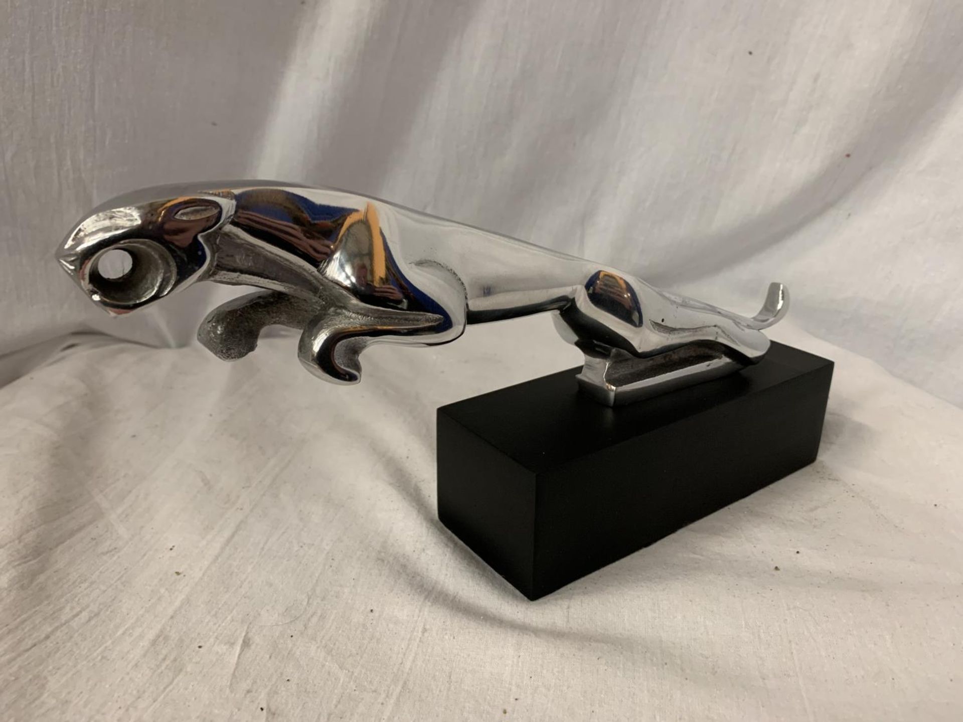 A CHROME JAGUAR ON A PLINTH L:30CM