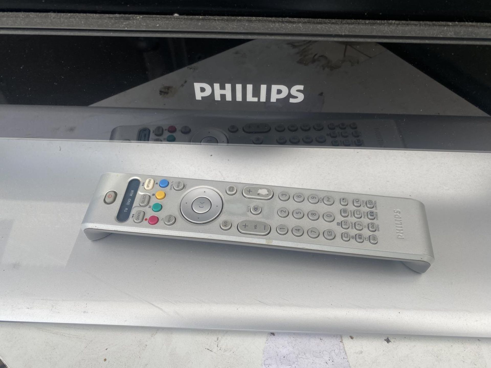 A 37" PHILIPS TELEVISION WUTH REMOTE CONTROL - Image 2 of 4