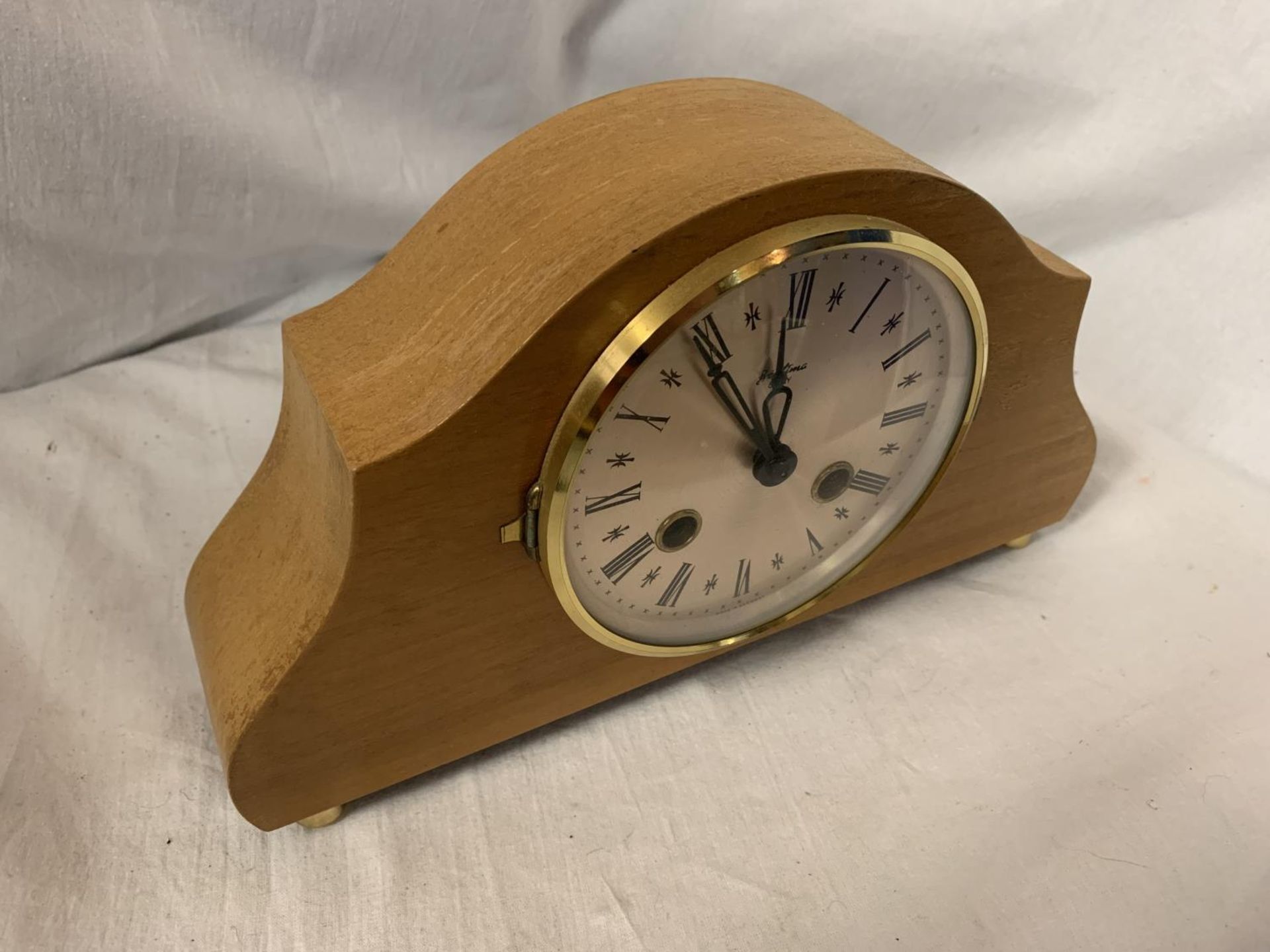 A BENTIMA EIGHT DAY VENEERED MANTEL CLOCK - Image 2 of 4