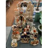 AN ASSORTMENT OF COLLECTABLE CERAMICS, TO INCLUDE SOME FLATBACK FIGURINES