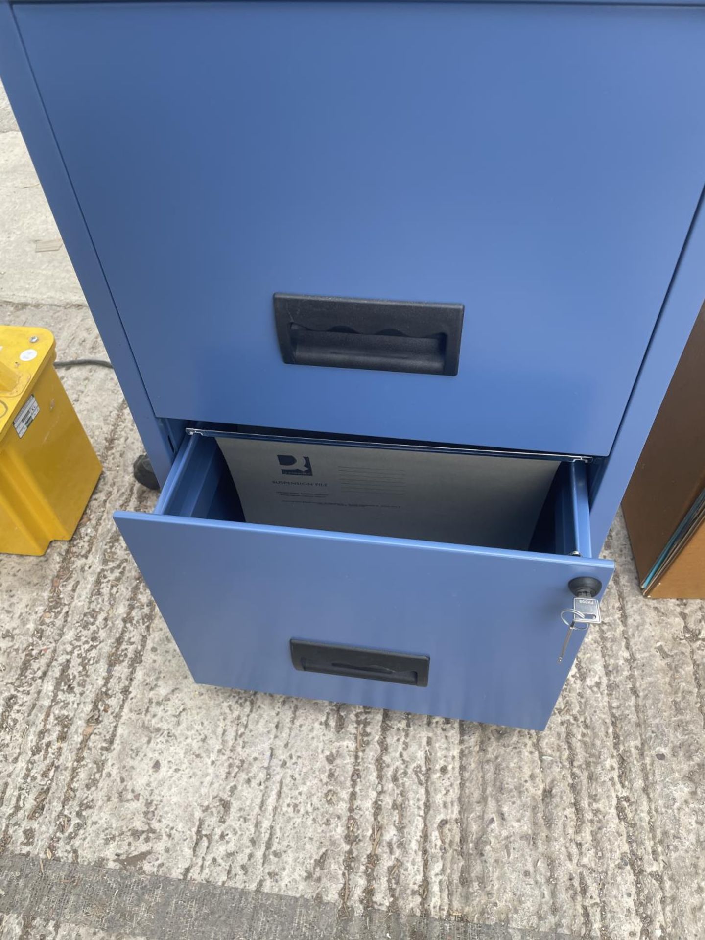A METAL TWO DRAWER FILING CABINET WITH KEY - Image 2 of 2
